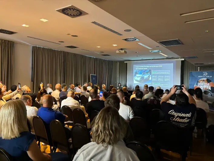 Conferência de lançamento de novo produto BONTU realizada com sucesso em Milão, Itália